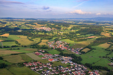 Dorfansicht aus Nordosten im Ortsteil Poppenrod in Hosenfeld im Bundesland Hessen, Deutschland