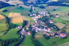 Dorfansicht aus Nordosten im Ortsteil Pfaffenrod in Hosenfeld im Bundesland Hessen, Deutschland