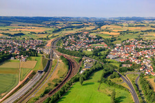 Autobahntunnel Neuhof der A66 unter den Bahngleisen im Ortsteil Opperz im Bundesland Hessen, Deutschland