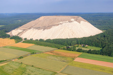 Luftaufnahme von Monte Kali - Abraumhalde der K+S Minerals and Agriculture GmbH, Werk Neuhof-Ellers im Bundesland Hessen, Deutschland
