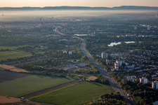 Luftaufnahme von Ortsteil West in Ludwigshafen am Rhein im Bundesland Rheinland-Pfalz, Deutschland
