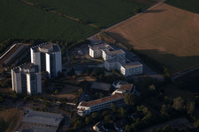 Ortsteil Oggersheim in Ludwigshafen am Rhein im Bundesland Rheinland-Pfalz, Deutschland aus der Drohnenperspektive