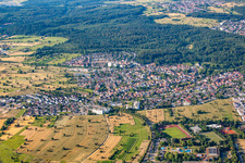 Schrägluftbild von Ortsteil Busenbach in Waldbronn im Bundesland Baden-Württemberg, Deutschland
