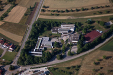 Verbansdschule im Biet im Ortsteil Steinegg in Neuhausen im Bundesland Baden-Württemberg, Deutschland