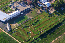 Fussballgolfpark Südpfalz auf dem Adamshof Kandel im Bundesland Rheinland-Pfalz, Deutschland von oben gesehen