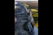 Luftaufnahme von Falaise in Mers-les-Bains im Bundesland Somme, Frankreich