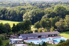 Waldschwimmbad Kandel im Bundesland Rheinland-Pfalz, Deutschland aus der Luft