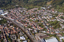 Schrägluftbild von Schulgebäude der Ludwig-Marum-Gymnasium Pfinztal im Ortsteil Berghausen in Pfinztal im Bundesland Baden-Württemberg, Deutschland