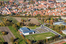 Drohnenbild von Bienwaldhalle in Kandel im Bundesland Rheinland-Pfalz, Deutschland