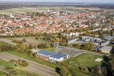 Bienwaldhalle Kandel im Bundesland Rheinland-Pfalz, Deutschland aus der Drohnenperspektive