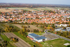 Bienwaldhalle Kandel im Bundesland Rheinland-Pfalz, Deutschland von oben