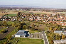 Bienwaldhalle Kandel im Bundesland Rheinland-Pfalz, Deutschland vom Flugzeug aus