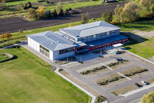 Bienwaldhalle Kandel im Bundesland Rheinland-Pfalz, Deutschland von einer Drohne aus