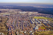 Luftaufnahme von Ortsteil von Süden im Ortsteil Neureut in Karlsruhe im Bundesland Baden-Württemberg, Deutschland