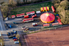 Circus Weisheit am Sportplatz in Kandel im Bundesland Rheinland-Pfalz, Deutschland aus der Vogelperspektive