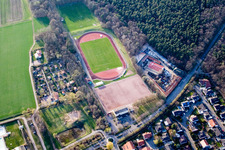 Schrägluftbild von Franz-Hage Stadion in Bellheim im Bundesland Rheinland-Pfalz, Deutschland