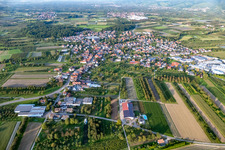 Luftbild von Dorf - Ansicht am Rande von landwirtschaftlichen Feldern und Nutzflächen in Zusenhofen in Oberkirch im Bundesland Baden-Württemberg, Deutschland
